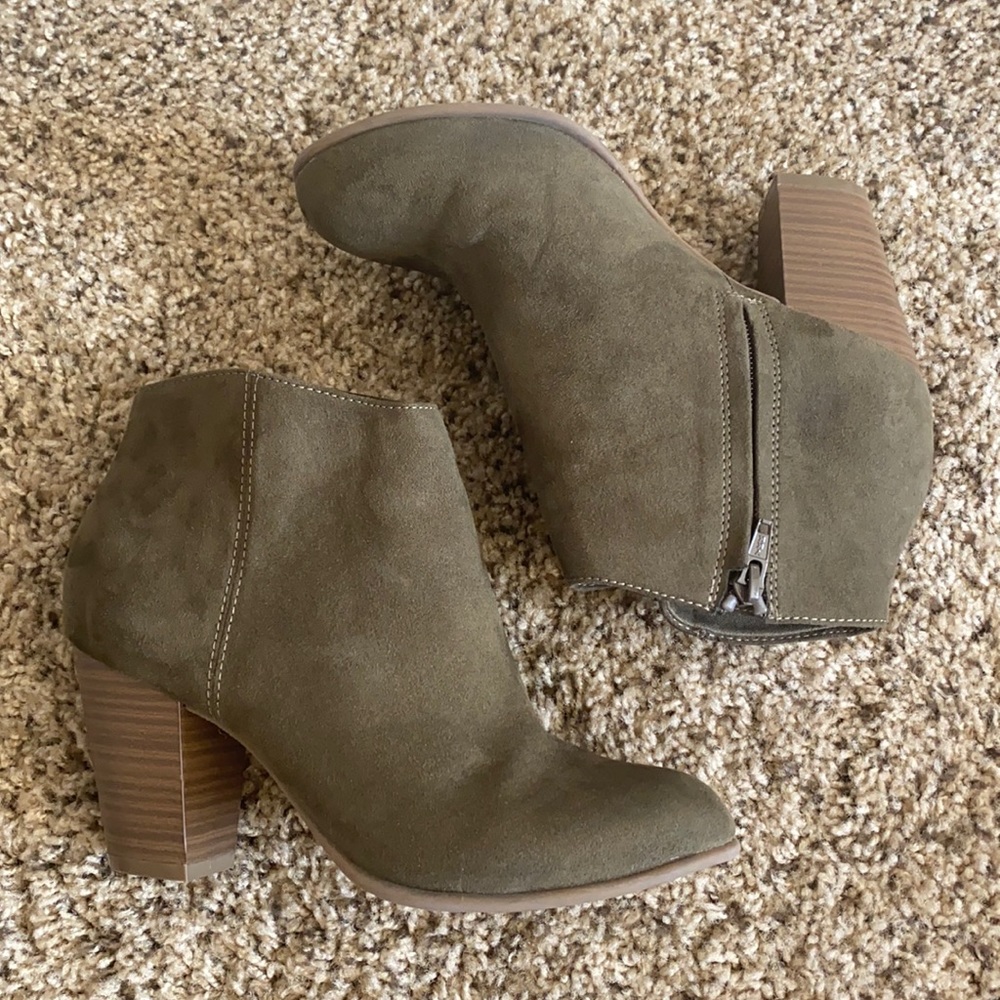 Old Navy // Women’s Ankle Booties